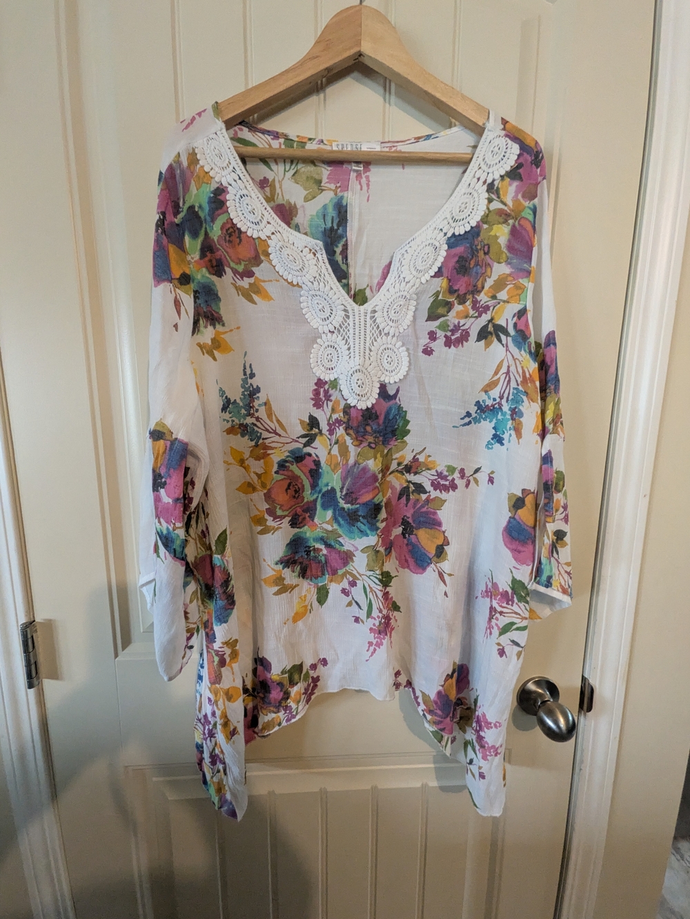 NWOT Floral Crochet-Trim V-Neck Women’s Top